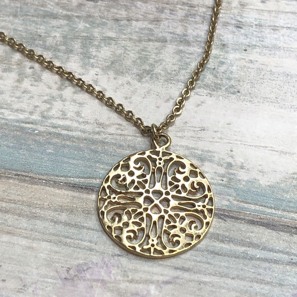 Eva Krystal Paris  Necklace 38" Gold Tone Chain Pendant‎ Filigree Cutout